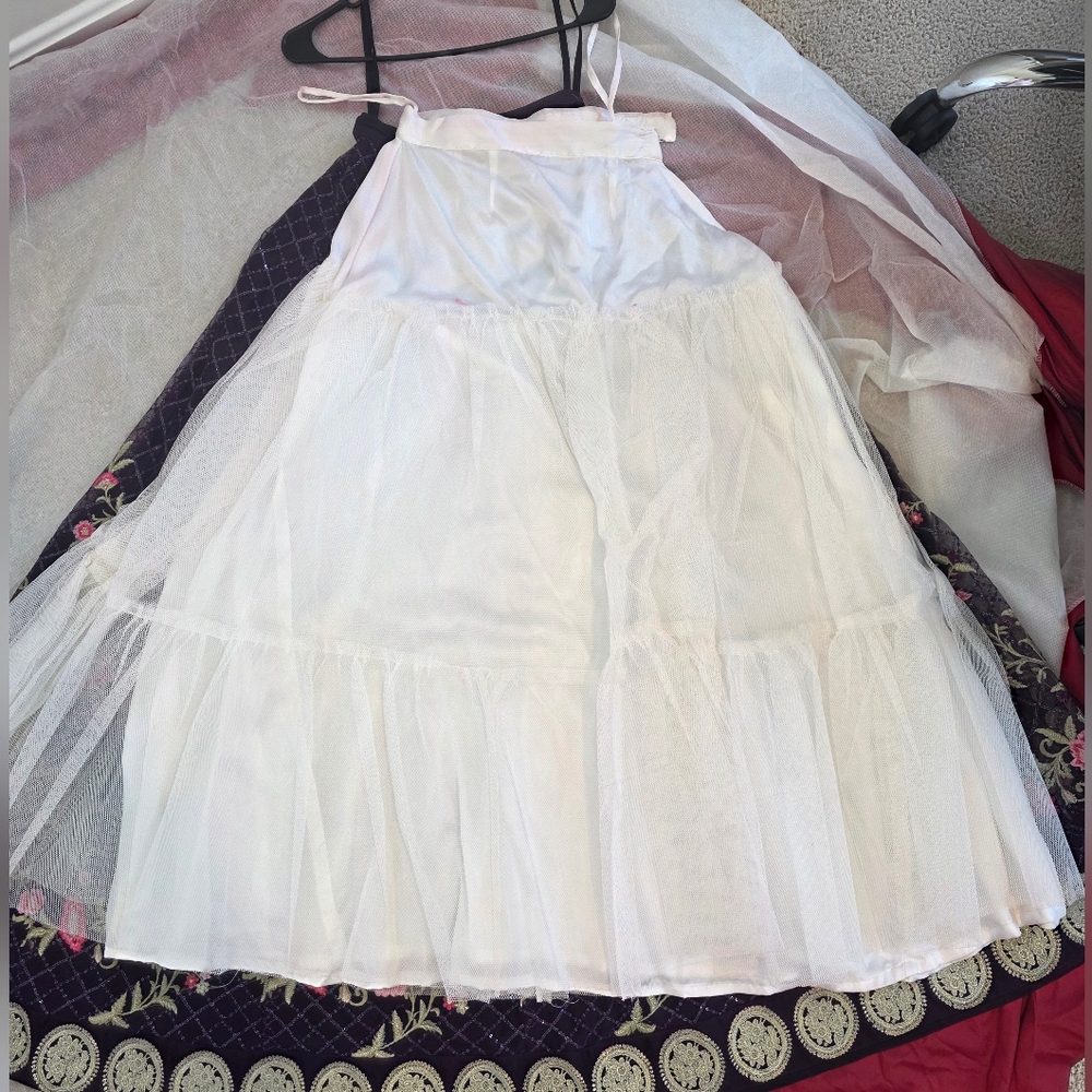 Purple Embroidered Lehenga Choli 4 Piece- Bridal/Festive/ Formal - Indian & Paki - Picture 9 of 11